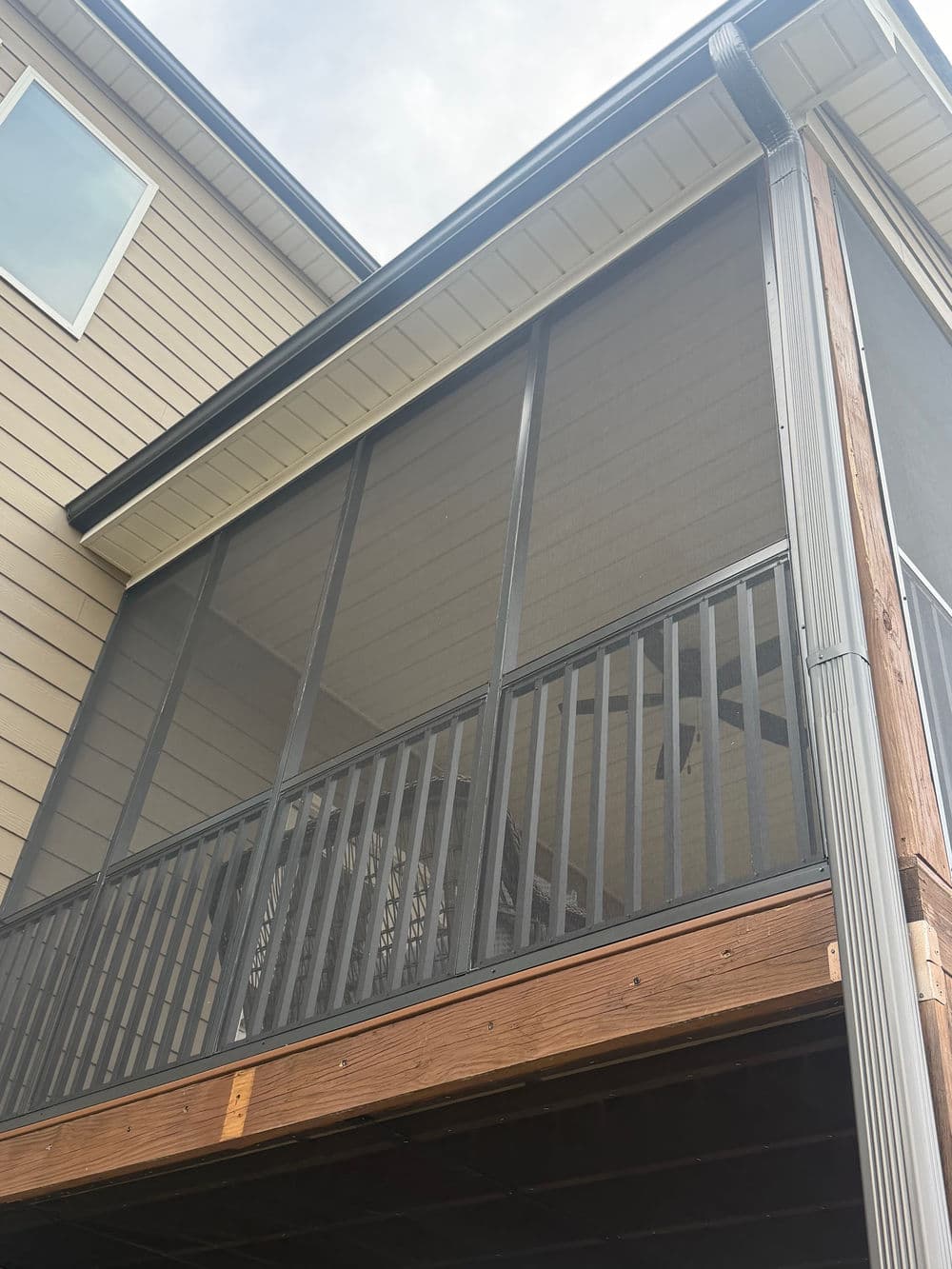 Gallery photos for Open Deck Gets a Full Screened-In Aluminum Porch Upgrade: Image #1